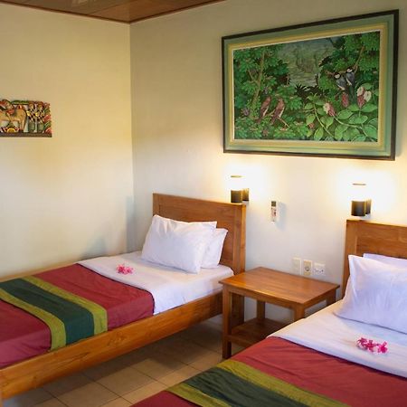 Flamboyan Hotel Kuta  Exterior photo
