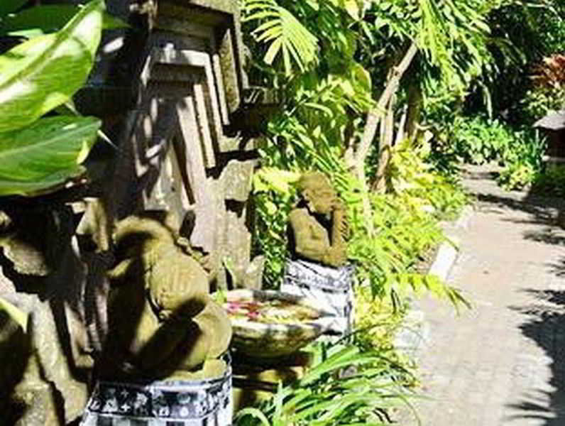 Flamboyan Hotel Kuta  Exterior photo
